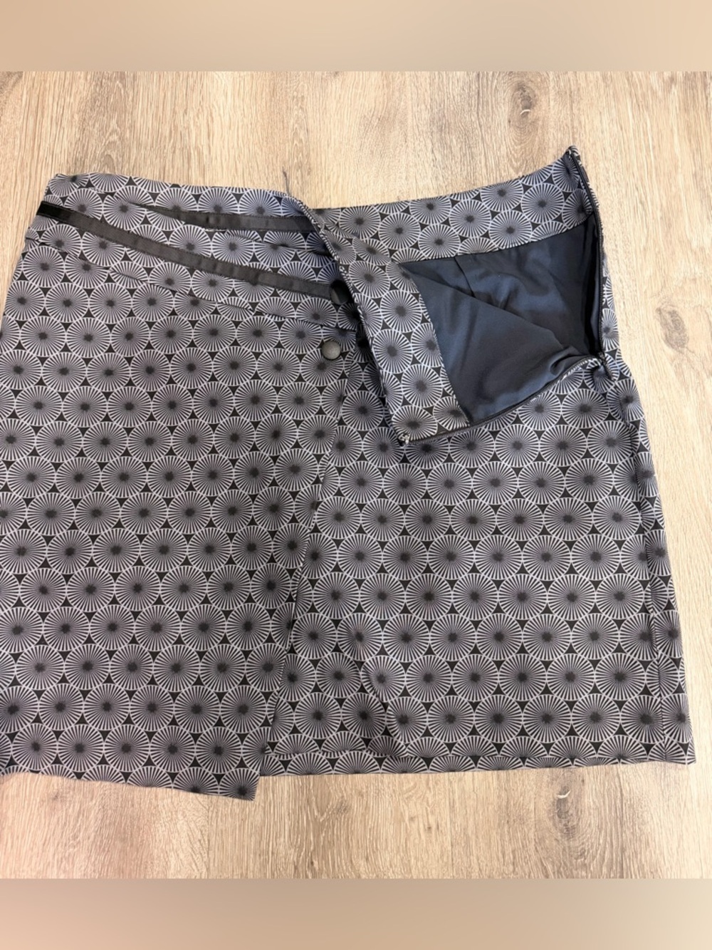 Women’s Golf Skort Size 12 - Picture 8 of 8